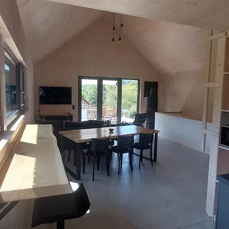 Laerchenloft بيت للعطل